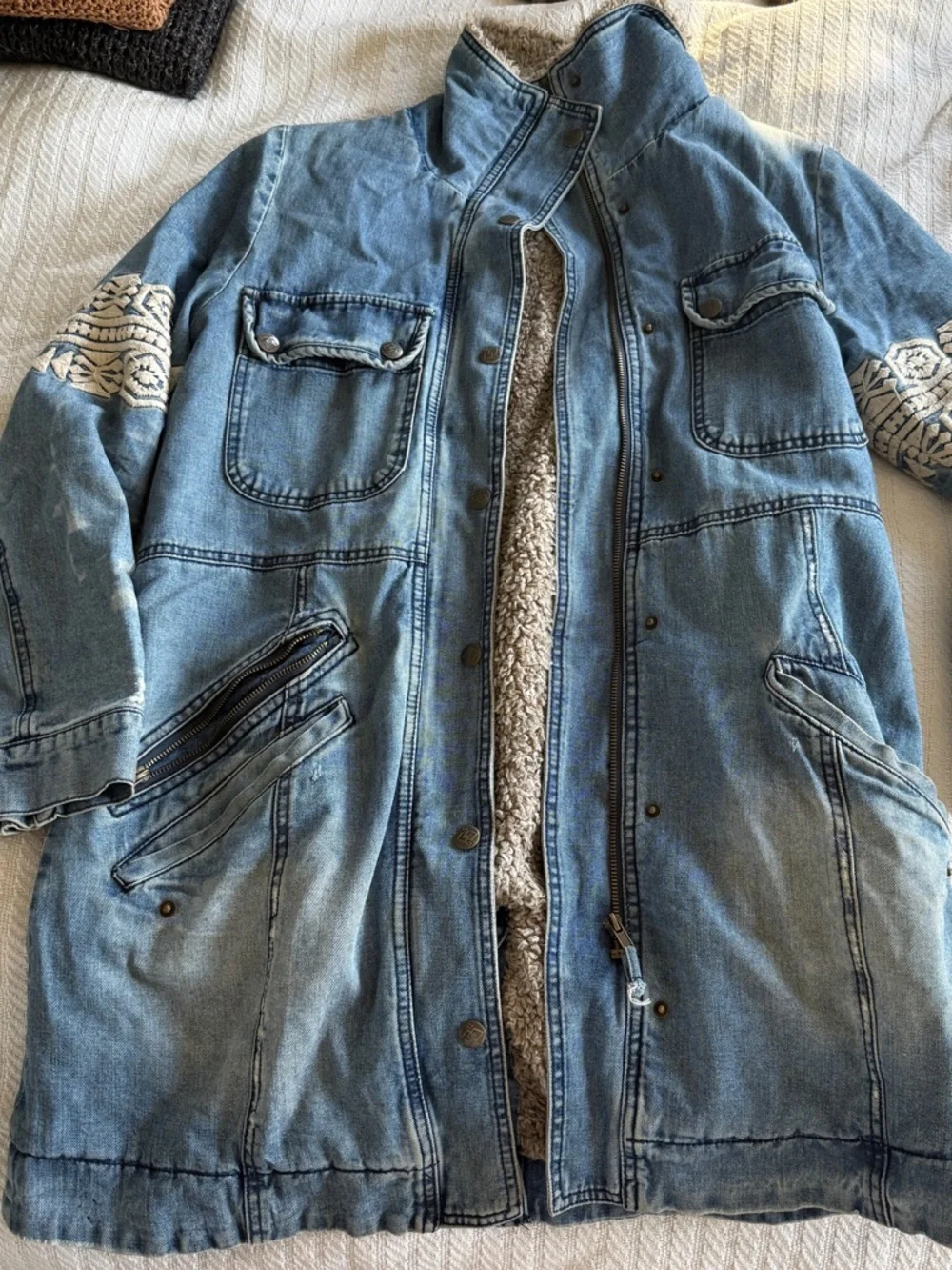 Free People Blue Denim Sherpa-Trim Embroidered Sleeve Jacket RARE - Picture 1 of 6